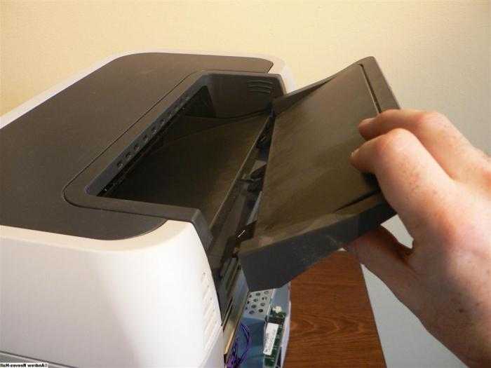 Что делать, если принтер не берет бумагу из лотка