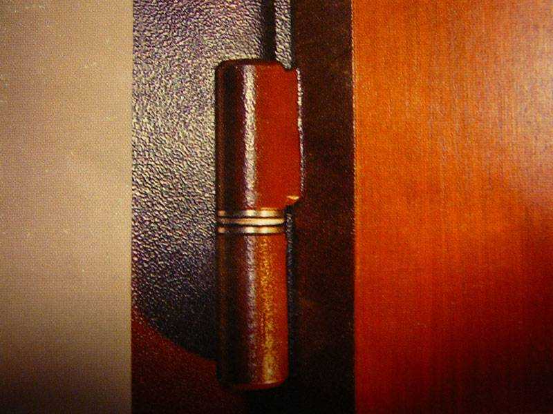 Как смазать петли межкомнатных дверей – причины скрипа, виды специализированных средств