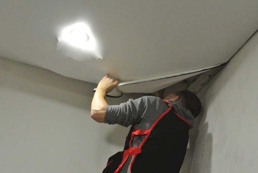 Как снять натяжной потолок своими руками с сохранением полотна