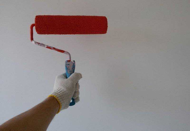 Как правильно красить стены валиком — все секреты от профессиональных маляров