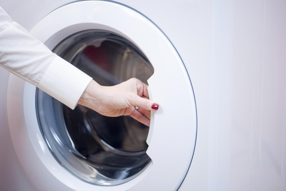 Что делать, если стиральная машина не открывается?