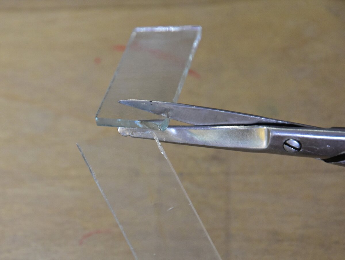 Как разрезать стекло сталинит в домашних условиях. как отрезать стекло без стеклореза: пошаговая инструкция, способы и рекомендации