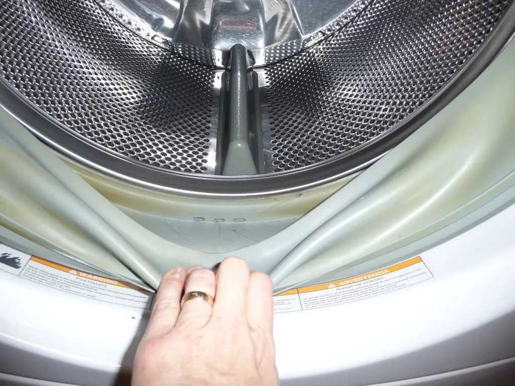 Как правильно очистить барабан стиральной машины от накипи и отложений: порядок действий, какие средства можно использовать, что еще нужно проверять