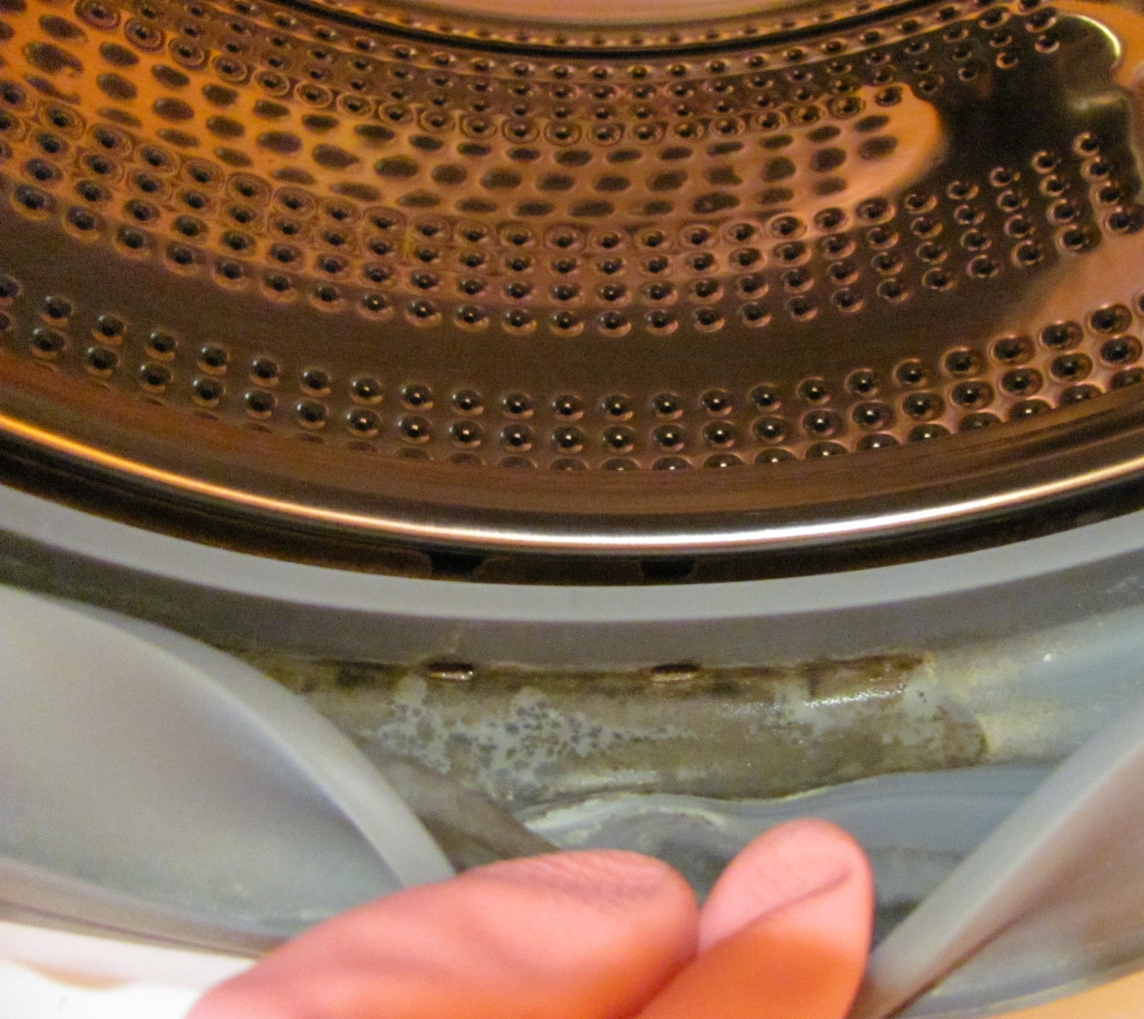 Как почистить стиральную машинку от накипи, грязи и запаха: пошаговая инструкция