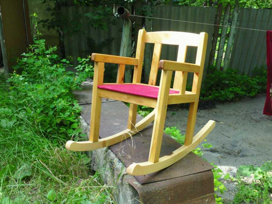 Декоративные кресла из дерева