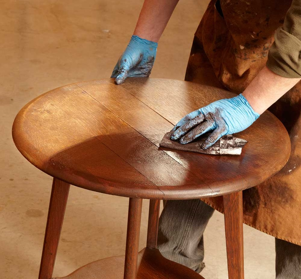 Как снять старый лак с деревянной мебели в домашних условиях?