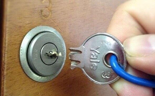 Что делать если сломался ключ в замке и как открыть дверь?