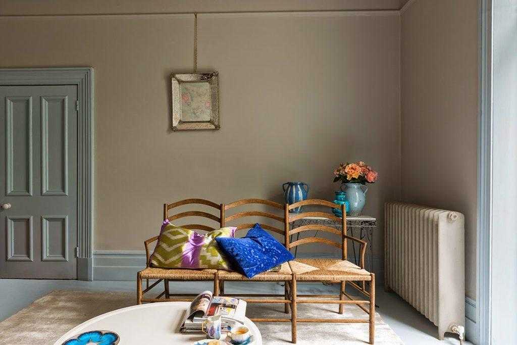 Декоративная краска (66 фото): акриловая фактурная краска для стен, варианты с эффектом бархата для внутренней отделки квартиры