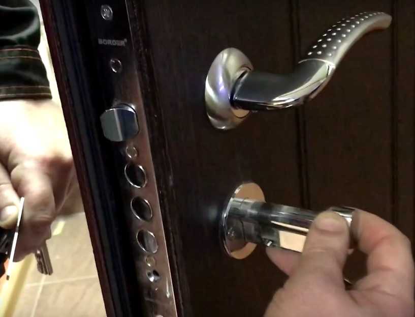 Как установить личинку замка во входную дверь?