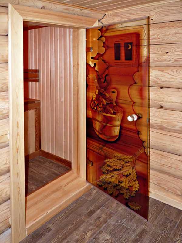 Двери для бани: советы по выбору материалов и размеров