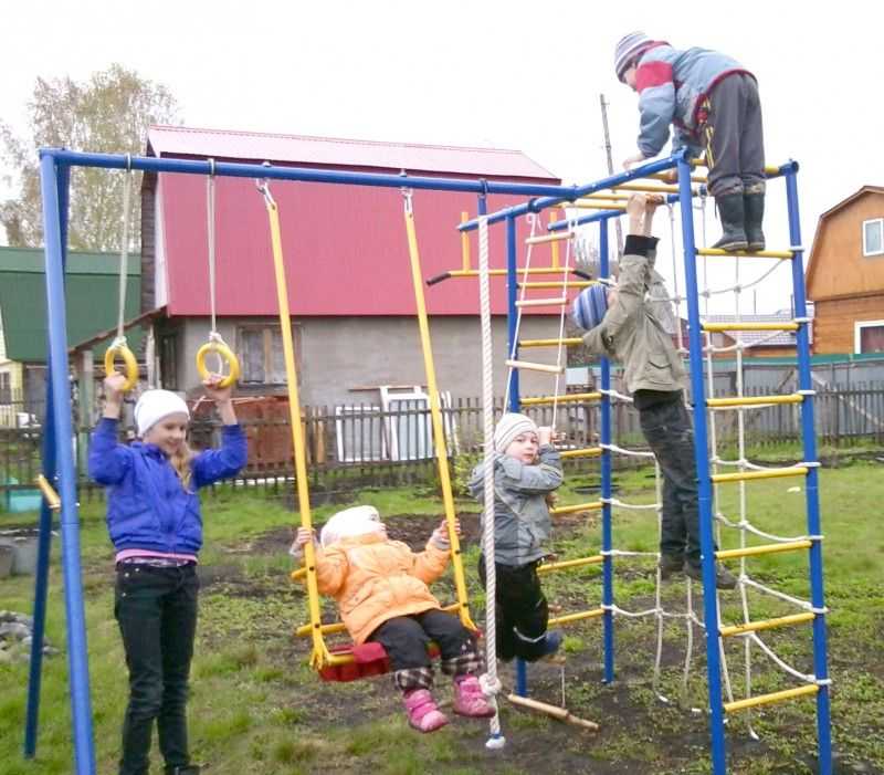 Детская площадка на участке своими руками: планировка, элементы, реализация