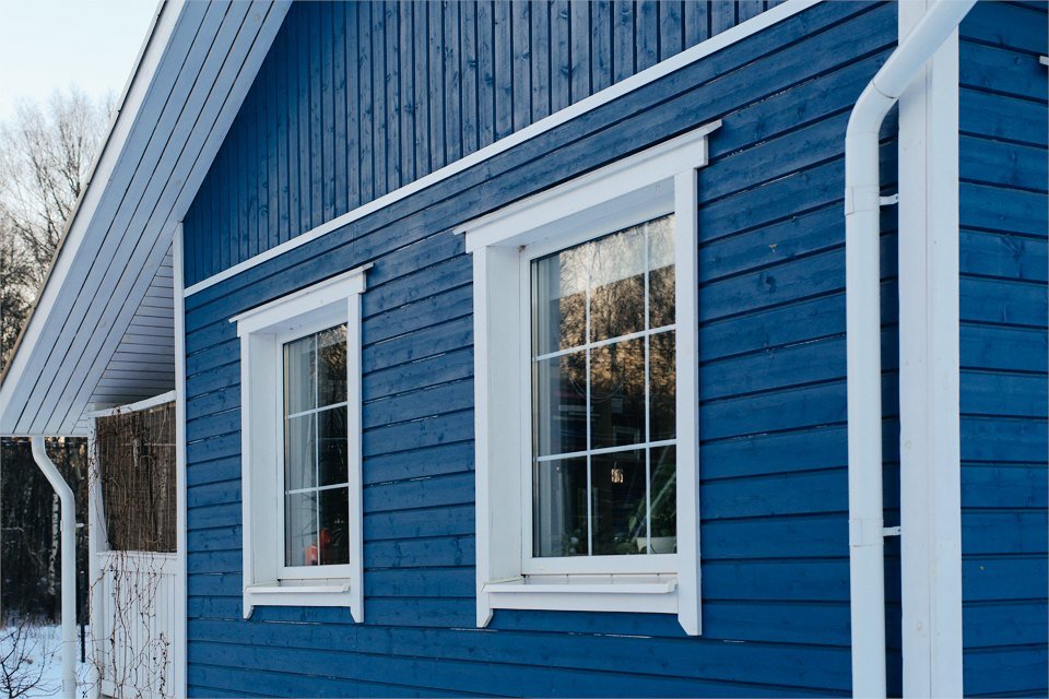 Выбираем лучшую краску и цвет для окраски деревянного дома снаружи