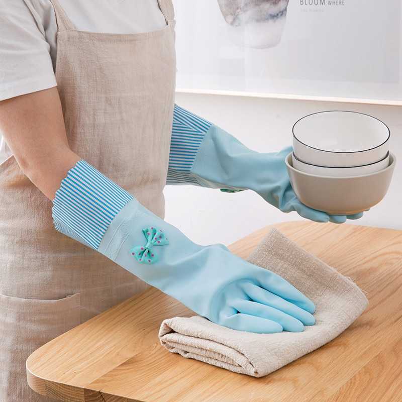 Прочные резиновые перчатки для уборки: критерии выбора размера и модели