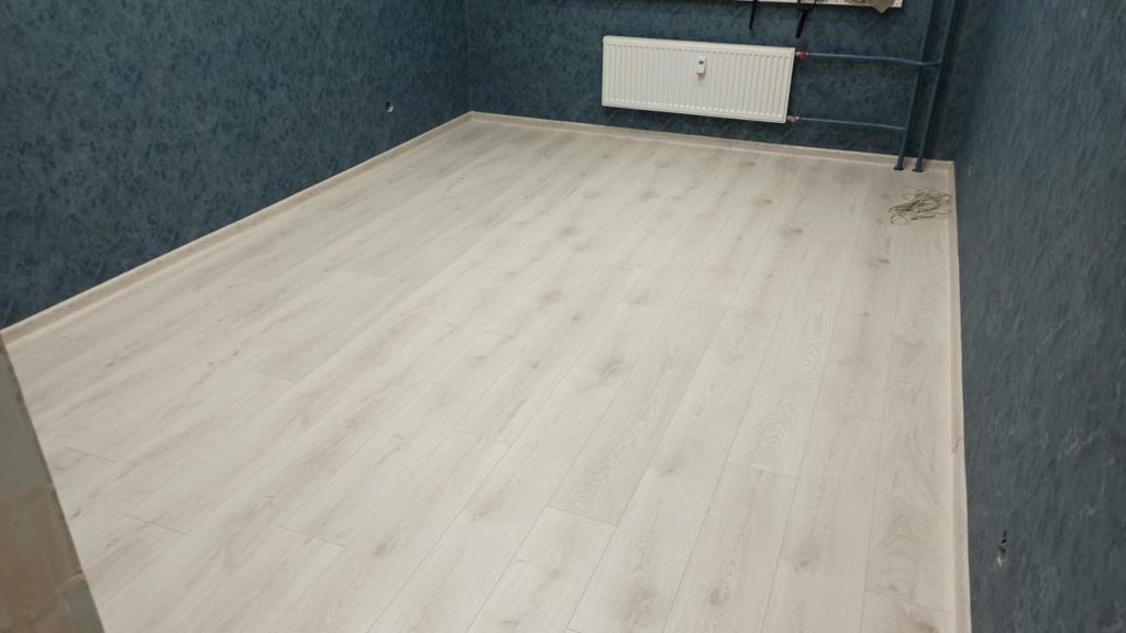 Ламинат винтаж чойс, перфоманс, стронг, таркетт, colonial, floor: дуб, лен, видео-инструкция по выбору своими руками, фото