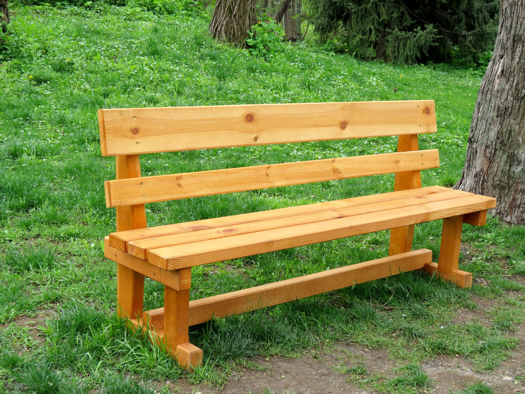 Скамейки из дерева, плюсы и минусы, классификация, эксплуатация, уход