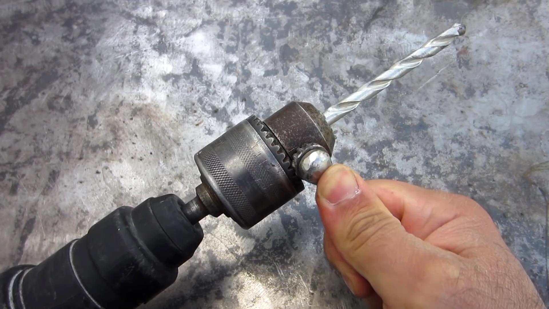 Видео подборка о том как быстро заменить патрон на дрели своими руками