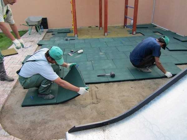 Рулонные резиновые покрытия и плитка для садовых дорожек  | housedb.ru